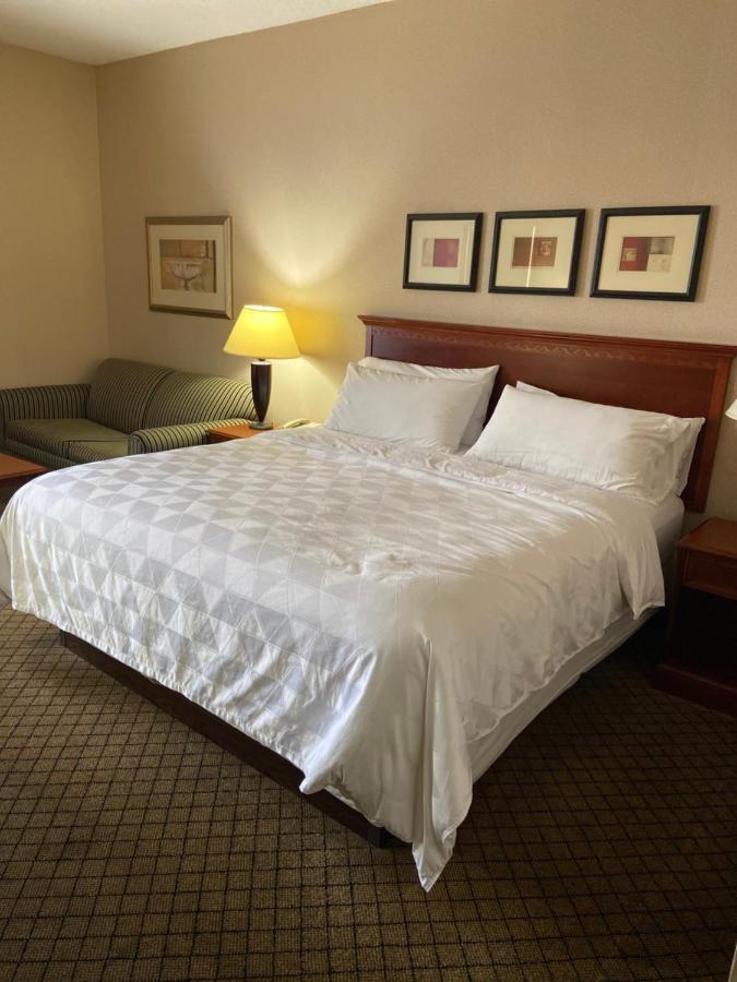 Holiday Inn Dayton/Fairborn I-675 By Ihg Exterior photo