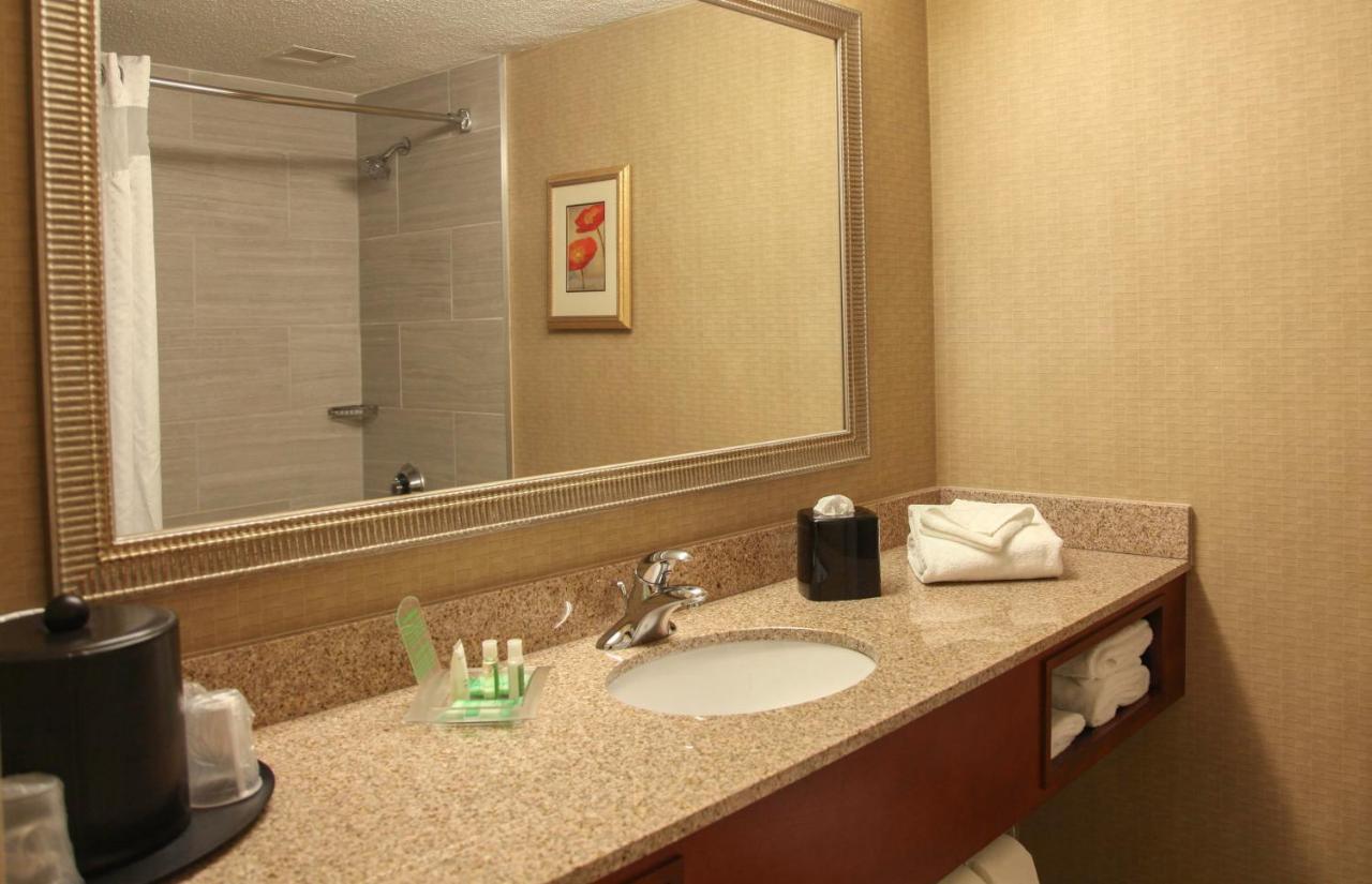Holiday Inn Dayton/Fairborn I-675 By Ihg Exterior photo